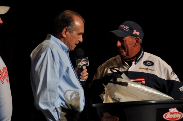 1CFDC012-6761-40CD-BC96-857B9E7317EE