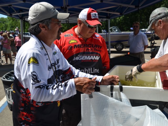 1D6BD9EE-3622-430D-ABC6-5DE86EBEB72F