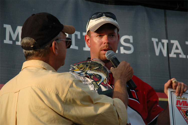 1DCCFCCB-4AEA-4A17-8A46-5A8F069AE668