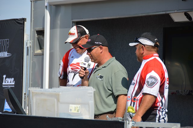 1E6550D6-720F-4E4E-8E38-7A026ED6352B