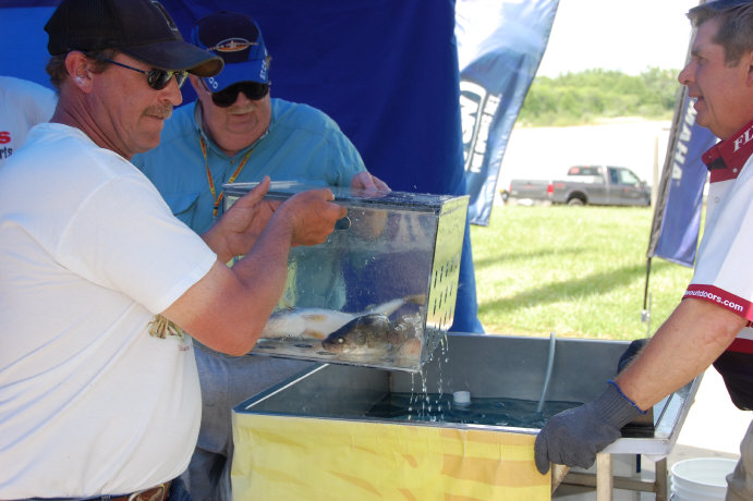 1E83DAAC-F2B8-4C74-BEA4-3C0AFE8AF5E5