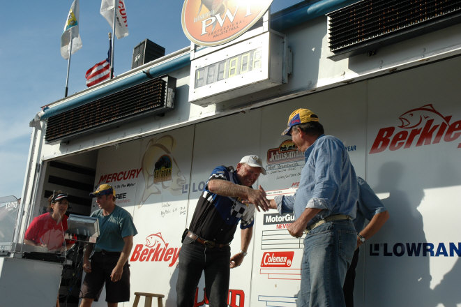 1E8C2A0D-7F2E-4686-8A7E-C7F695A3DC20