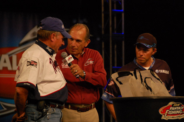 DCA93C12-C48A-448C-9440-DDB5648E248C