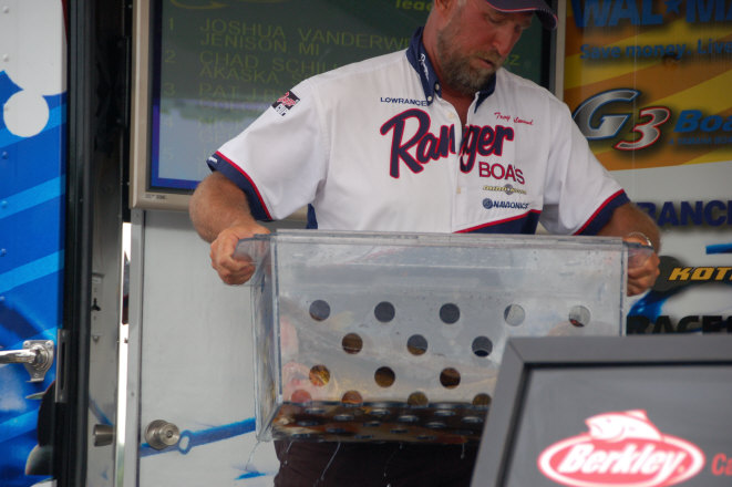 934DF5D4-0451-45D9-B5CE-E11088649708