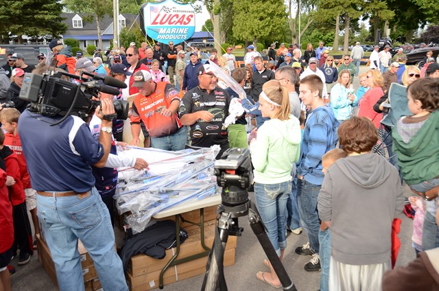 212C6CCB-79AB-4045-9A7B-AE24C85C4E43