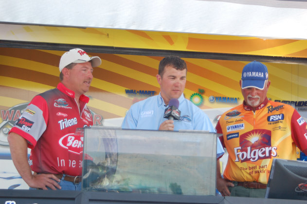 21499F5E-6563-40BA-9D23-BA6B19C79A31