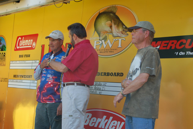 215E309F-71EB-40B6-8188-7C28584251AC