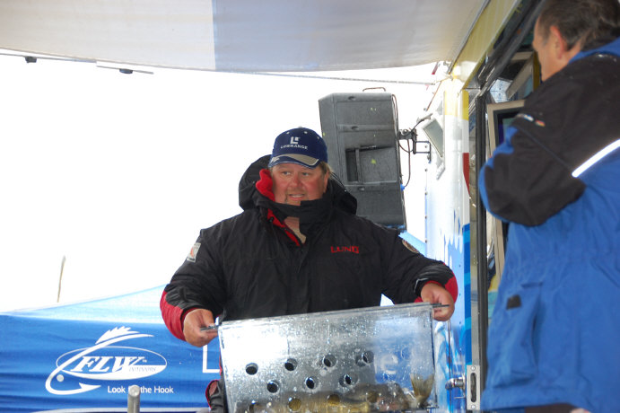 216BD87D-70A8-43EA-991A-E7AE09E9E187