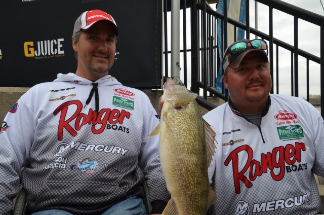 2183DEE0-682C-46CB-AEF8-90C3F3F9533D