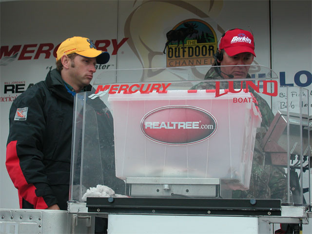 21ACD5CA-F7F8-4130-893A-432E7A09E9A2