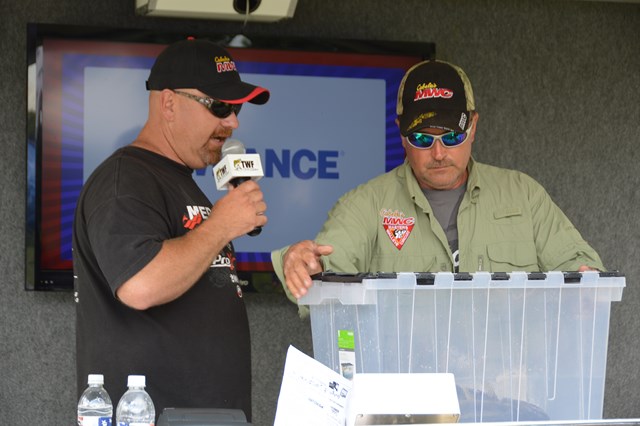 21DD7B61-9F3D-4B1D-916B-D2ABB3FD4F3A