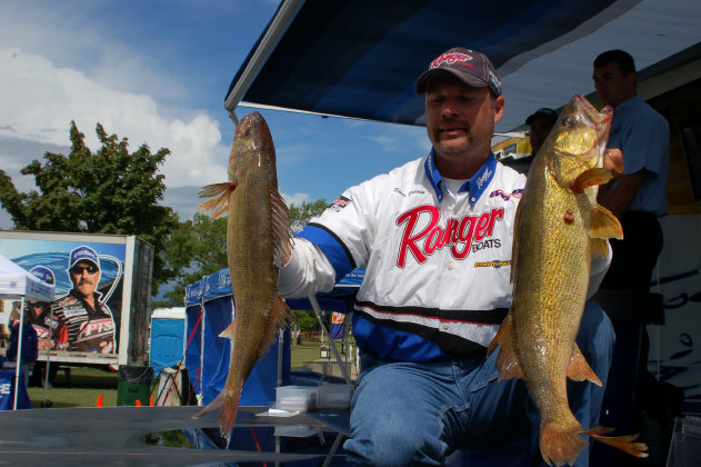 22098B7E-2EF5-4145-A31C-A7188D59A36C