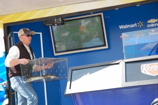 22154701-A350-4F96-8E22-765CF8ED6BF1