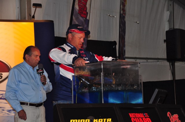 2244B0FD-3BDC-4E80-A439-F8B5E3FCA94A