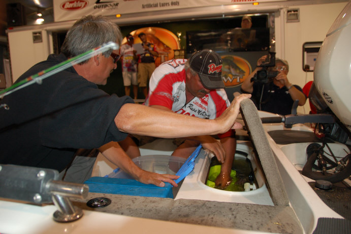 22670656-5BE5-4C0A-B852-76752C10C1CD