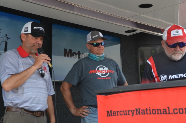 22702A3E-BCFF-484C-AB70-23B85B2E97AA