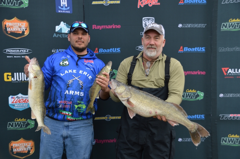 22CC7351-57B6-4FE3-A256-07922F716033