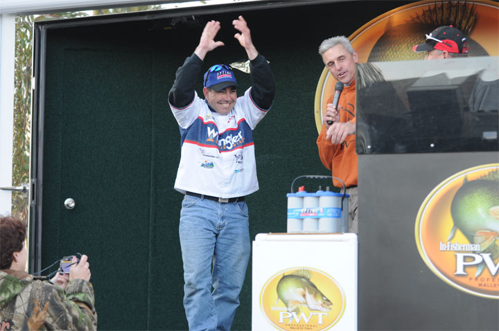 23135465-5E45-4B23-B2AE-010CDC96B1C2