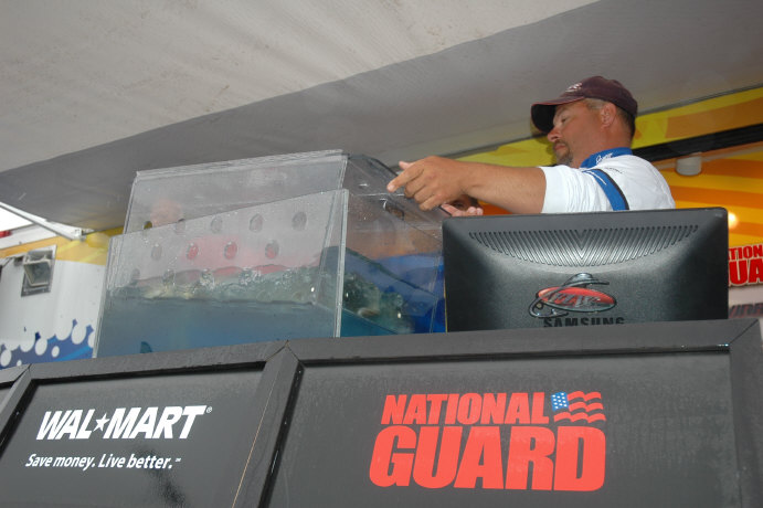 23928EDD-60C4-4825-900A-651875CDC27F