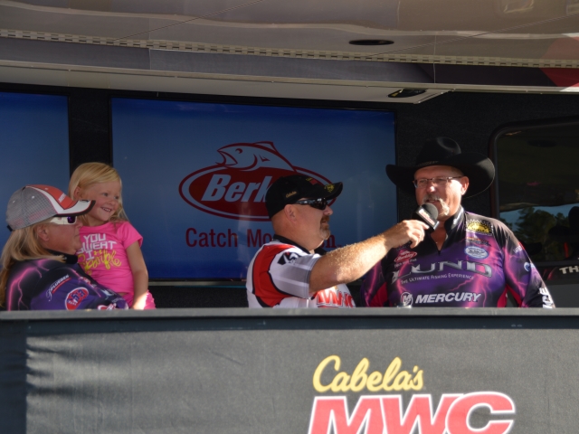 23ADC4BC-520A-4501-A92E-7AFAA3C69BBB