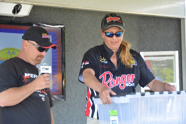 23D53E8D-96C9-429B-9408-E6F8320430AA