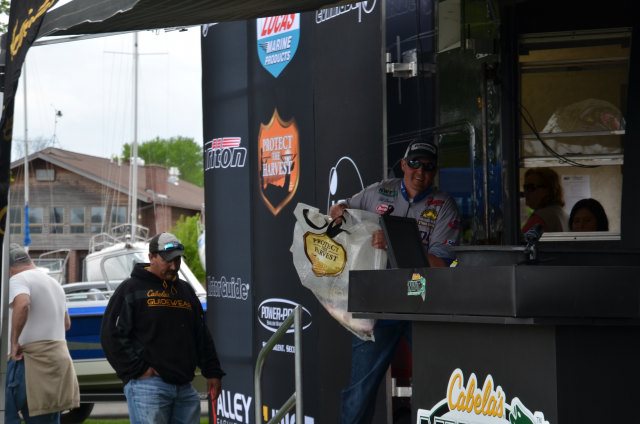 2446DDA8-5BD3-4576-BDEF-360EEE64684B