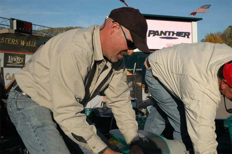 245BE534-2822-4390-8BD6-724A81256166