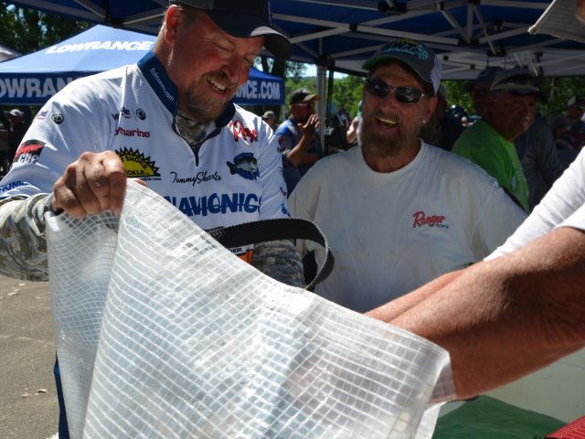 24C87B96-0C13-41CD-A236-F583424A21DB