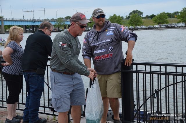 25398BC4-689C-464B-95D3-F50E50AB5297