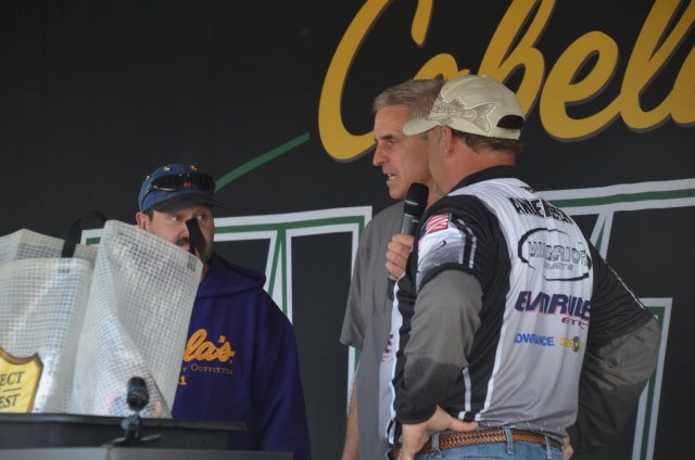 255CCA32-BFF0-4475-8833-19F3D1E739B0