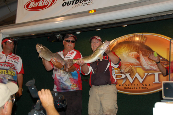 26202F37-42A2-436F-9A6F-AA28D4940B13