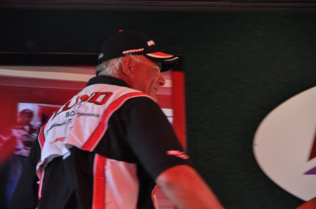 26F56C5B-9BDC-428B-A74A-A3AC3E3F9470