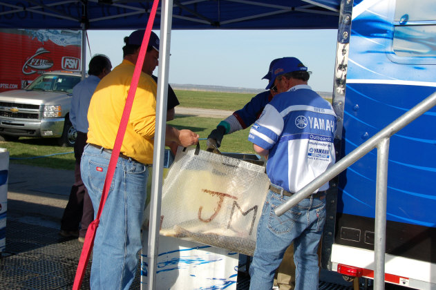 276CA597-9BF0-4B45-8CD0-D81D3B1F9865