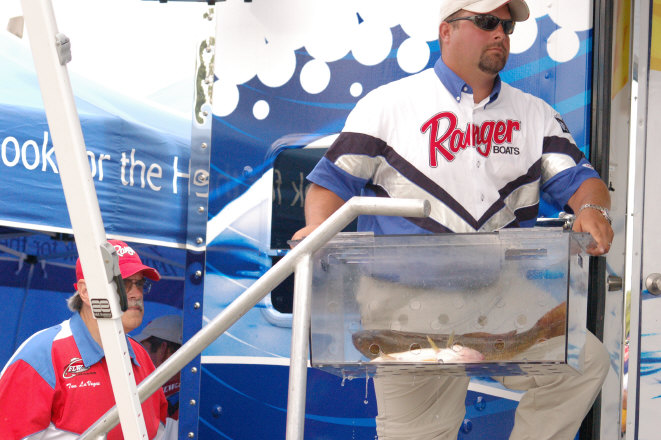 2794B82F-B39C-4B2F-98BD-77E9BC55090A