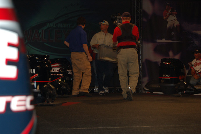 27CFE6C1-14A7-4ED9-9446-87CF2D15960F