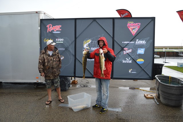 27D37F9E-4CED-4B2D-B151-73FEC93F0878