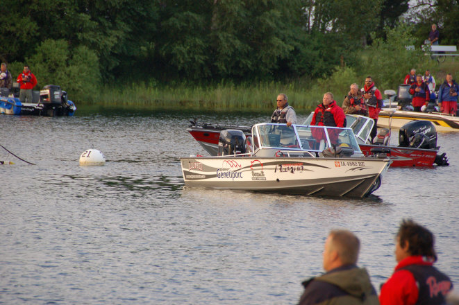 2824D595-832D-449C-89E4-91586621308E