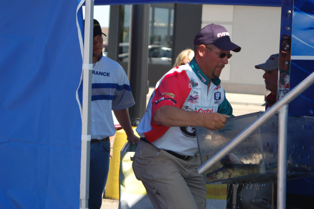 2866FB98-F6F4-416D-A179-65F57CDE828F