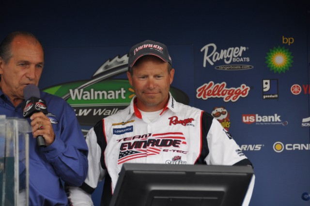 28DC05BC-0D70-46F4-84D3-5A5F9A9F8E16