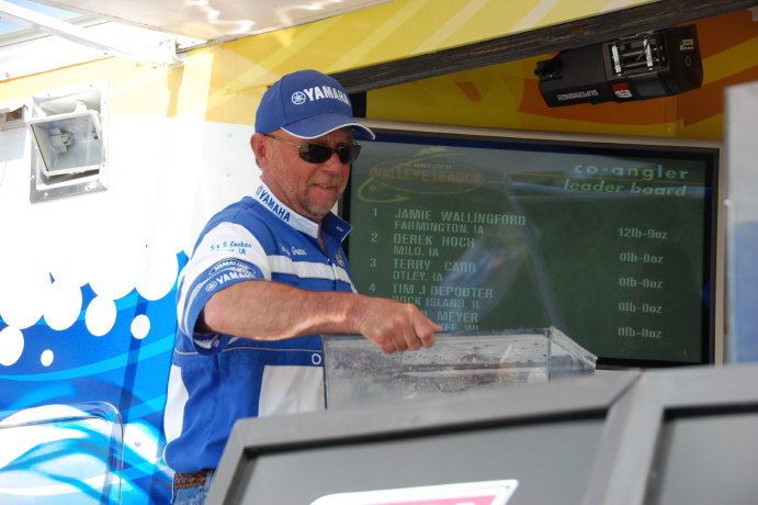 2965B06B-F093-48A5-9ED2-63FC61E06974