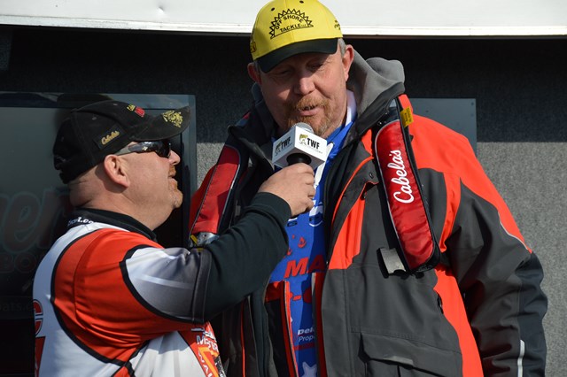 29995DEF-E8A3-4828-963B-131F360087DD