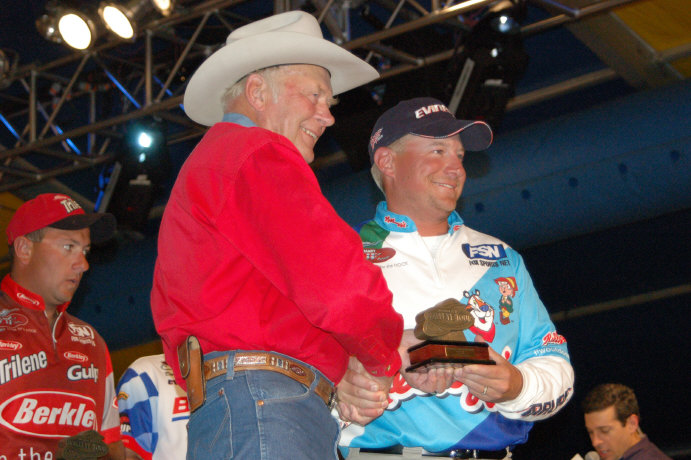 29D2B9E3-BA77-4B59-B4C3-E7B9BE4E9D5A