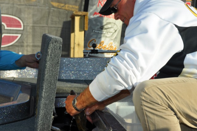 2A05255C-106A-41DC-8D0A-98BA3A51AB3F