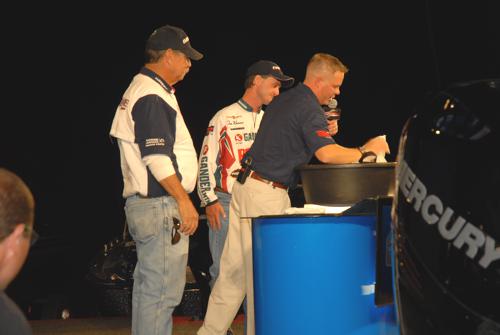 2A706FD5-F890-4D10-972C-7B3E9758F955