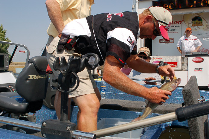 2A719EE8-EE25-49D8-9228-5B8C145C656E