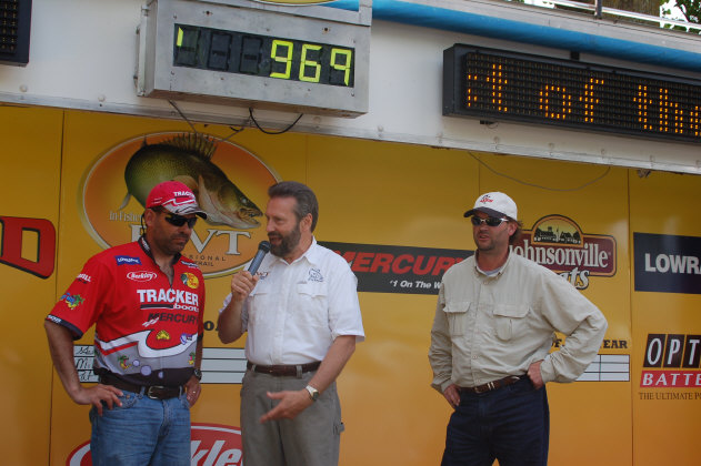 2A7A907D-12A8-49F2-AAAB-E33FE66EE391