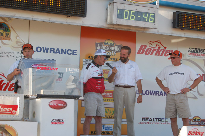 2AAE6632-547C-4113-93BB-F11DAF52A6F3