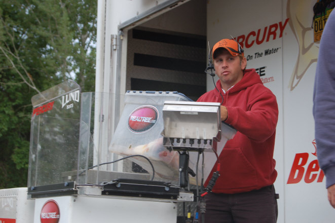 2AB4AEDC-BDEA-403D-8EEA-E6A3187DECE5