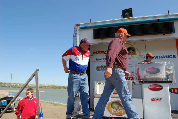 2AC43EB5-6280-407C-84B9-E8B3F6AA453F