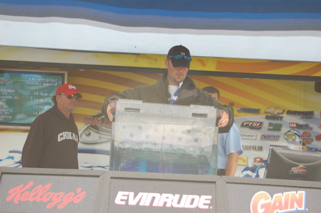 2AD7D899-D4D4-4C7F-8B51-1F2E07735288